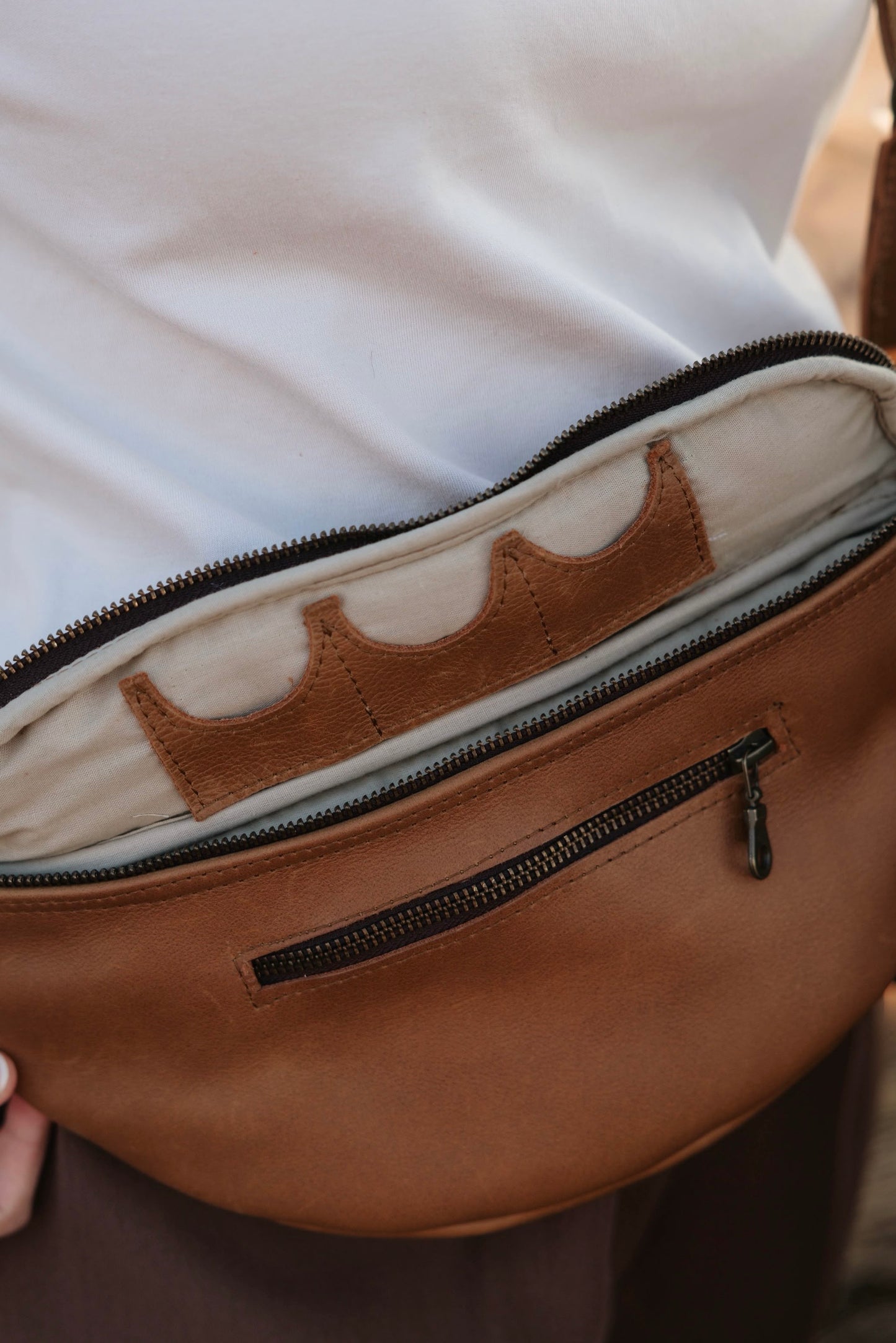 Creator sling  Brown